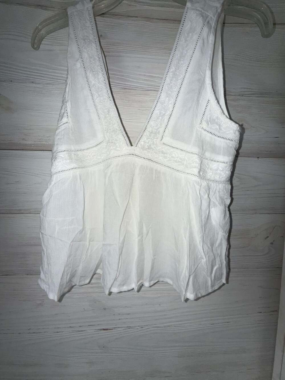 Melrose Place White Embroidered V-Neck Sleeveless Peplum Top Size M